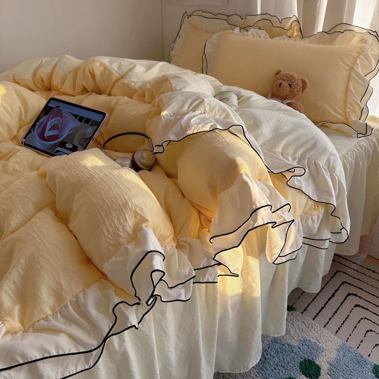 91家纺网 家纺一手货源 找家纺 轻奢坊 2026新款皱皱纱双层密拷花边四件套-洛可可 洛可可黄