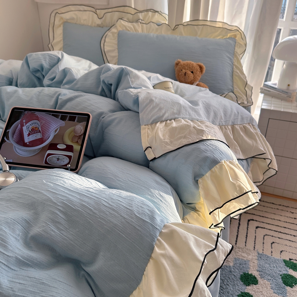 91家纺网 家纺一手货源 找家纺 轻奢坊 2026新款皱皱纱双层密拷花边四件套-洛可可 洛可可蓝