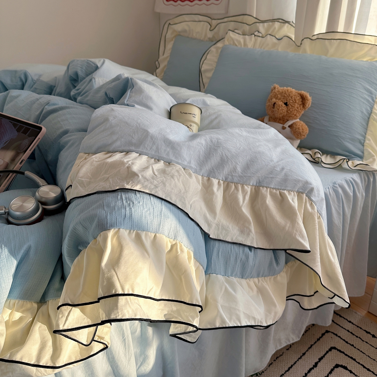 91家纺网 家纺一手货源 找家纺 轻奢坊 2026新款皱皱纱双层密拷花边四件套-洛可可 洛可可蓝