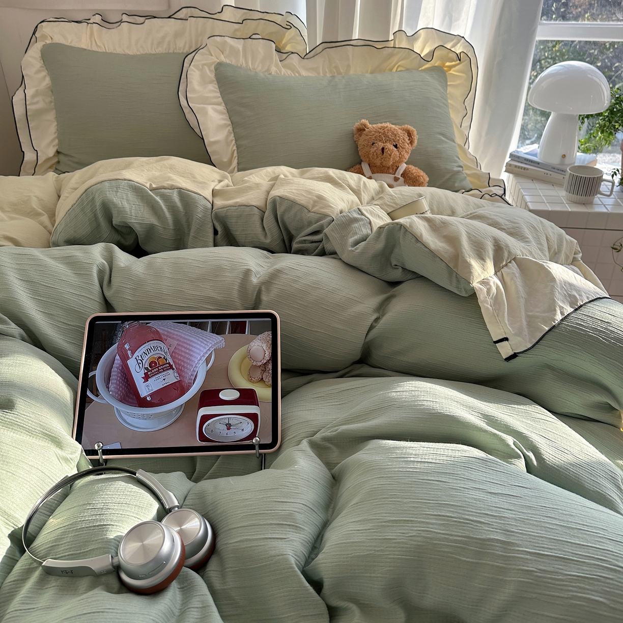 91家纺网 家纺一手货源 找家纺 轻奢坊 2026新款皱皱纱双层密拷花边四件套-洛可可 洛可可绿