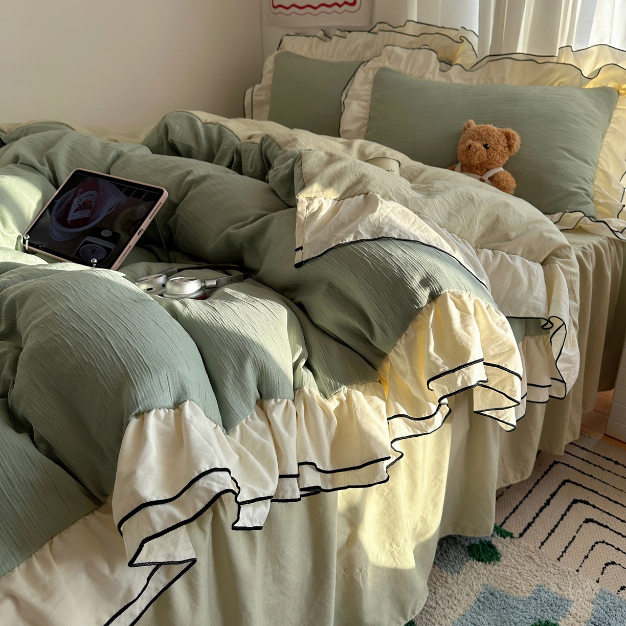 91家纺网 家纺一手货源 找家纺 轻奢坊 2026新款皱皱纱双层密拷花边四件套-洛可可 洛可可绿