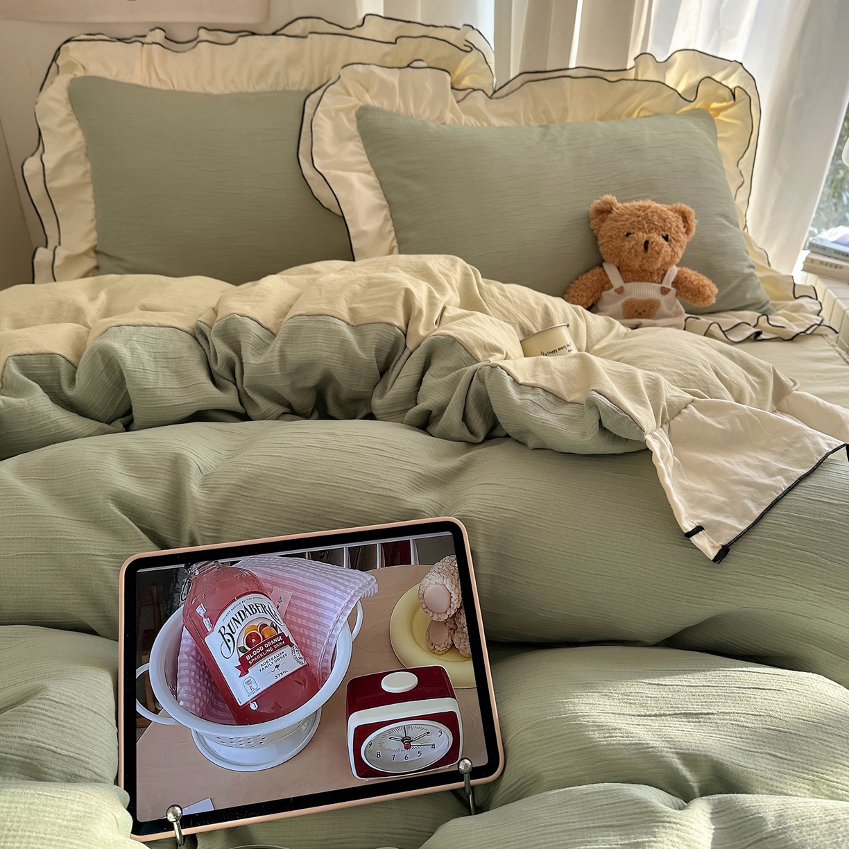 91家纺网 家纺一手货源 找家纺 轻奢坊 2026新款皱皱纱双层密拷花边四件套-洛可可 洛可可绿