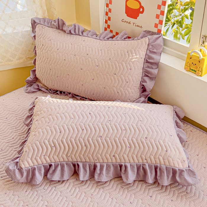 91家纺网 家纺一手货源 找家纺 纽缦家纺 2026春夏新款云朵提花双层纱夹棉绗缝单床笠 床笠单件 倾心紫