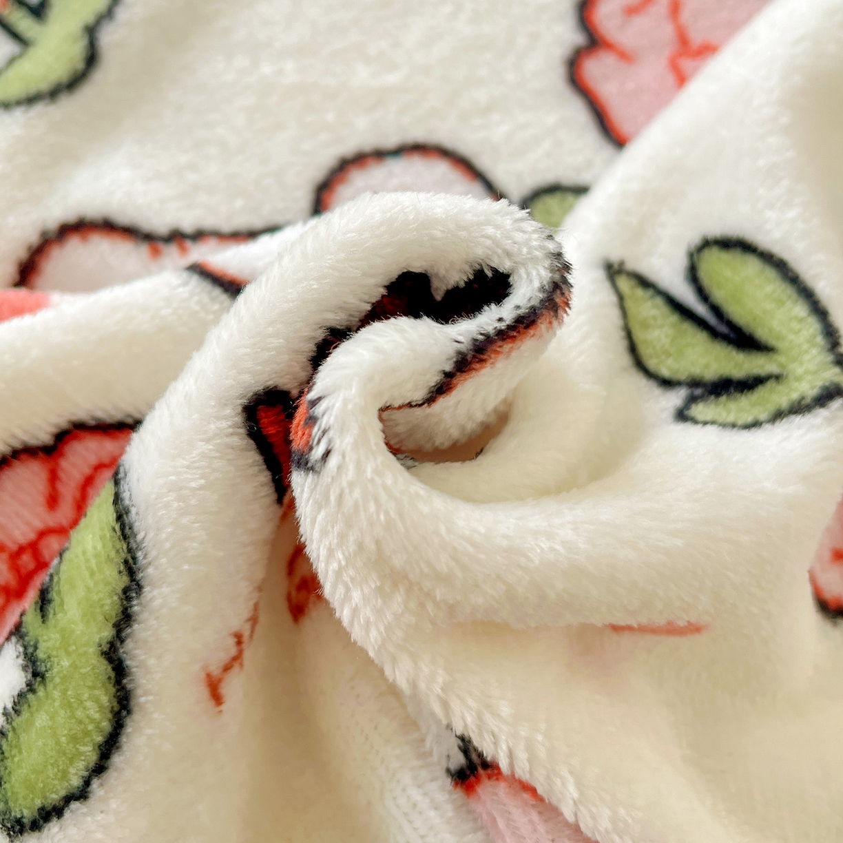 91家纺网 家纺一手货源 找家纺 悦织湾家纺 2026新款印花法兰绒毛毯牛奶绒盖毯春秋空调毯儿童床单小被子 花花世界