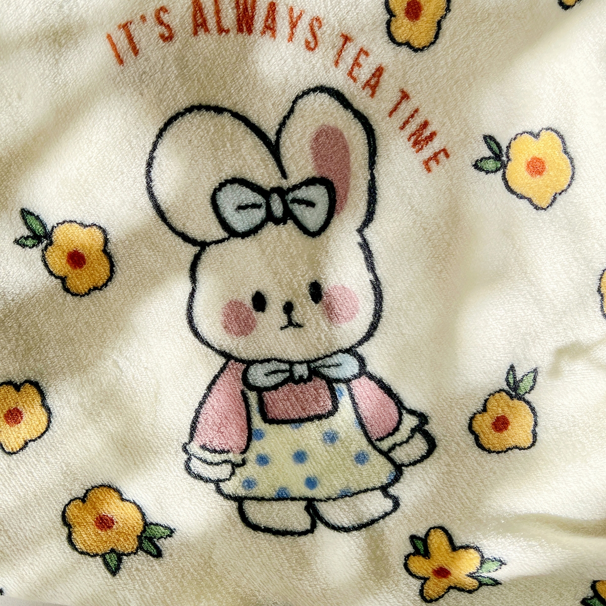 91家纺网 家纺一手货源 找家纺 悦织湾家纺 2026新款印花法兰绒毛毯牛奶绒盖毯春秋空调毯儿童床单小被子 田园兔