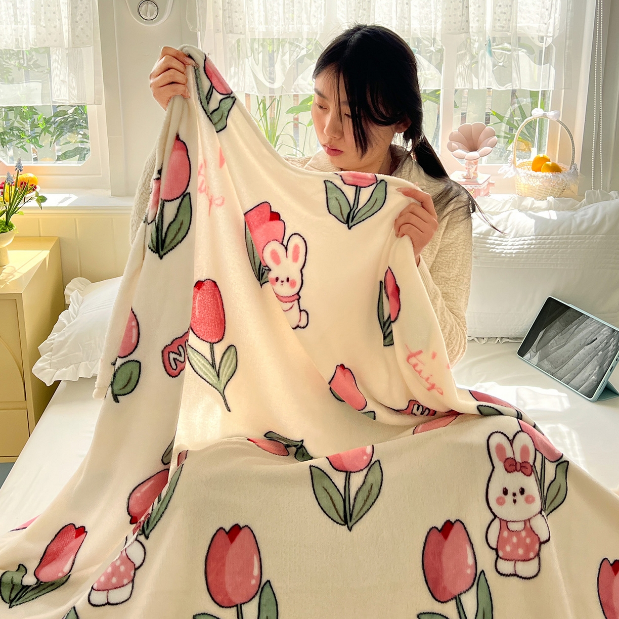 91家纺网 家纺一手货源 找家纺 悦织湾家纺 2026新款印花法兰绒毛毯牛奶绒盖毯春秋空调毯儿童床单小被子 郁金香