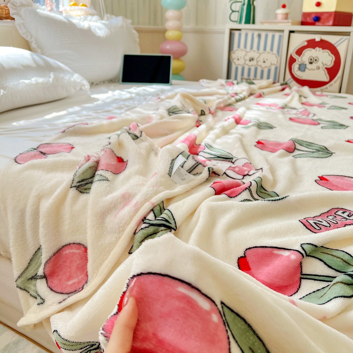 91家纺网 家纺一手货源 找家纺 悦织湾家纺 2026新款印花法兰绒毛毯牛奶绒盖毯春秋空调毯儿童床单小被子 郁金香
