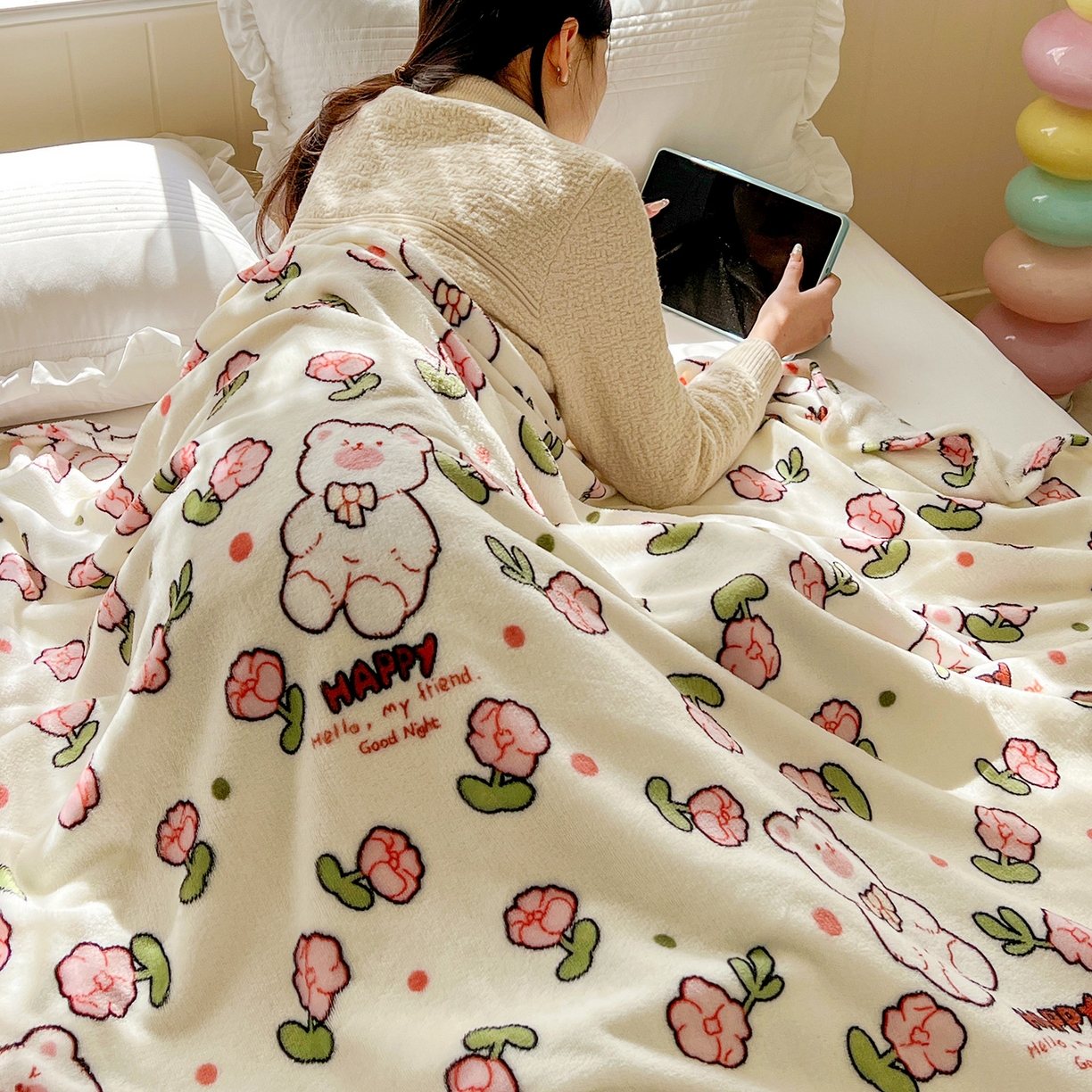 91家纺网 家纺一手货源 找家纺 悦织湾家纺 2026新款印花法兰绒毛毯牛奶绒盖毯春秋空调毯儿童床单小被子 花花世界