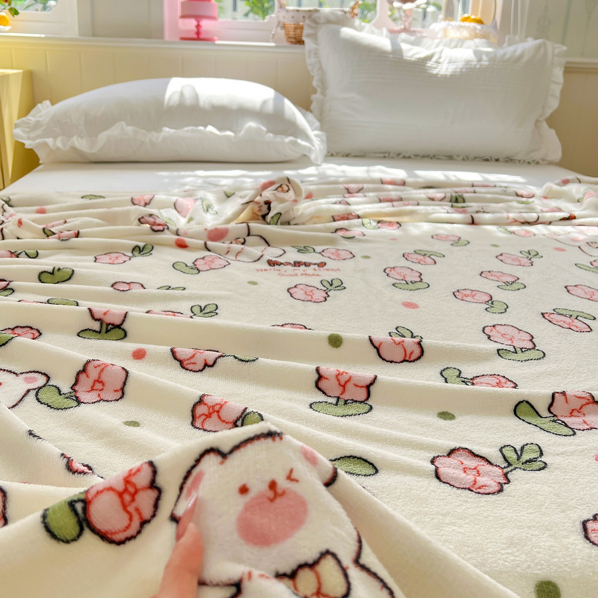 91家纺网 家纺一手货源 找家纺 悦织湾家纺 2026新款印花法兰绒毛毯牛奶绒盖毯春秋空调毯儿童床单小被子 花花世界