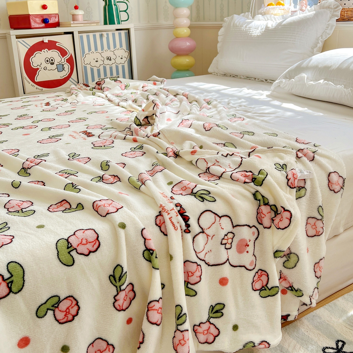 91家纺网 家纺一手货源 找家纺 悦织湾家纺 2026新款印花法兰绒毛毯牛奶绒盖毯春秋空调毯儿童床单小被子 花花世界