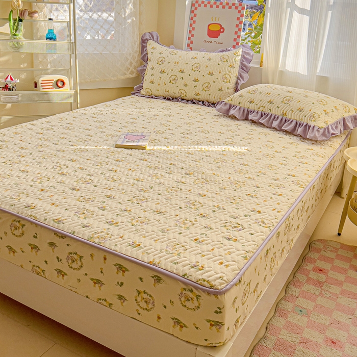 91家纺网 家纺一手货源 找家纺 纽缦家纺 2026春夏新款云朵提花双层纱夹棉绗缝单床笠 床笠单件 兔子的欢喜