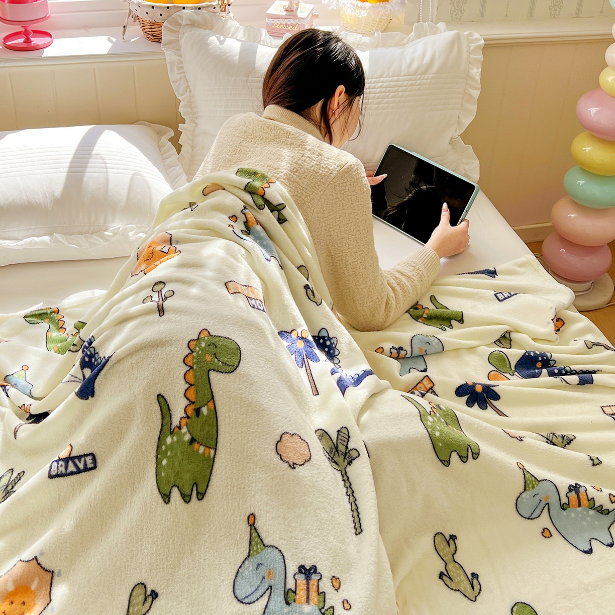 91家纺网 家纺一手货源 找家纺 悦织湾家纺 2026新款印花法兰绒毛毯牛奶绒盖毯春秋空调毯儿童床单小被子 恐龙宝贝
