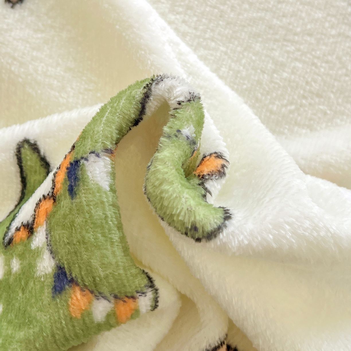 91家纺网 家纺一手货源 找家纺 悦织湾家纺 2026新款印花法兰绒毛毯牛奶绒盖毯春秋空调毯儿童床单小被子 恐龙宝贝