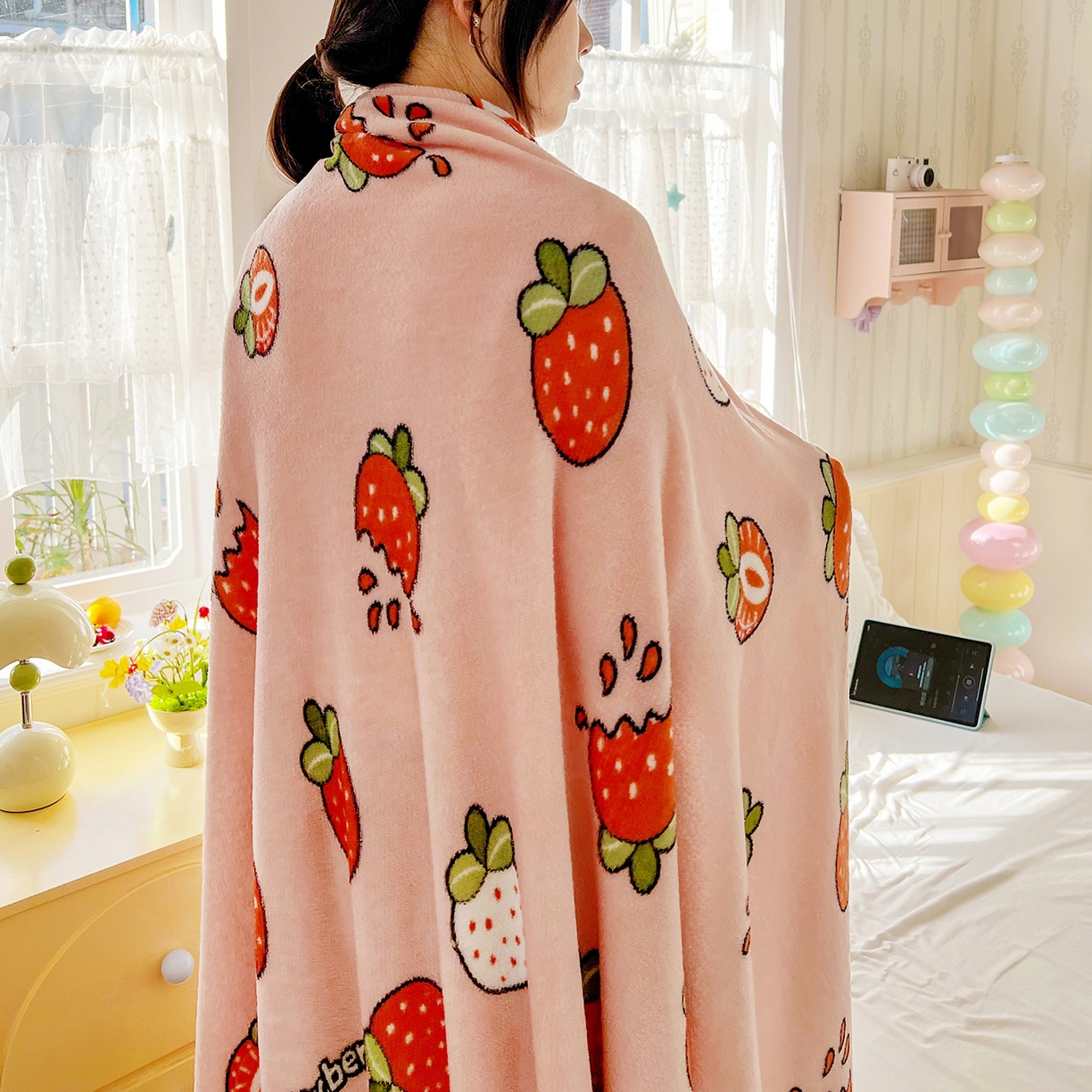 91家纺网 家纺一手货源 找家纺 悦织湾家纺 2026新款印花法兰绒毛毯牛奶绒盖毯春秋空调毯儿童床单小被子 奶油草莓