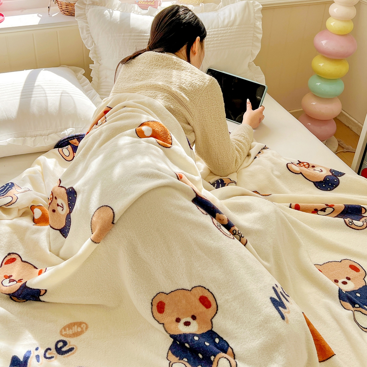 91家纺网 家纺一手货源 找家纺 悦织湾家纺 2026新款印花法兰绒毛毯牛奶绒盖毯春秋空调毯儿童床单小被子 英伦熊