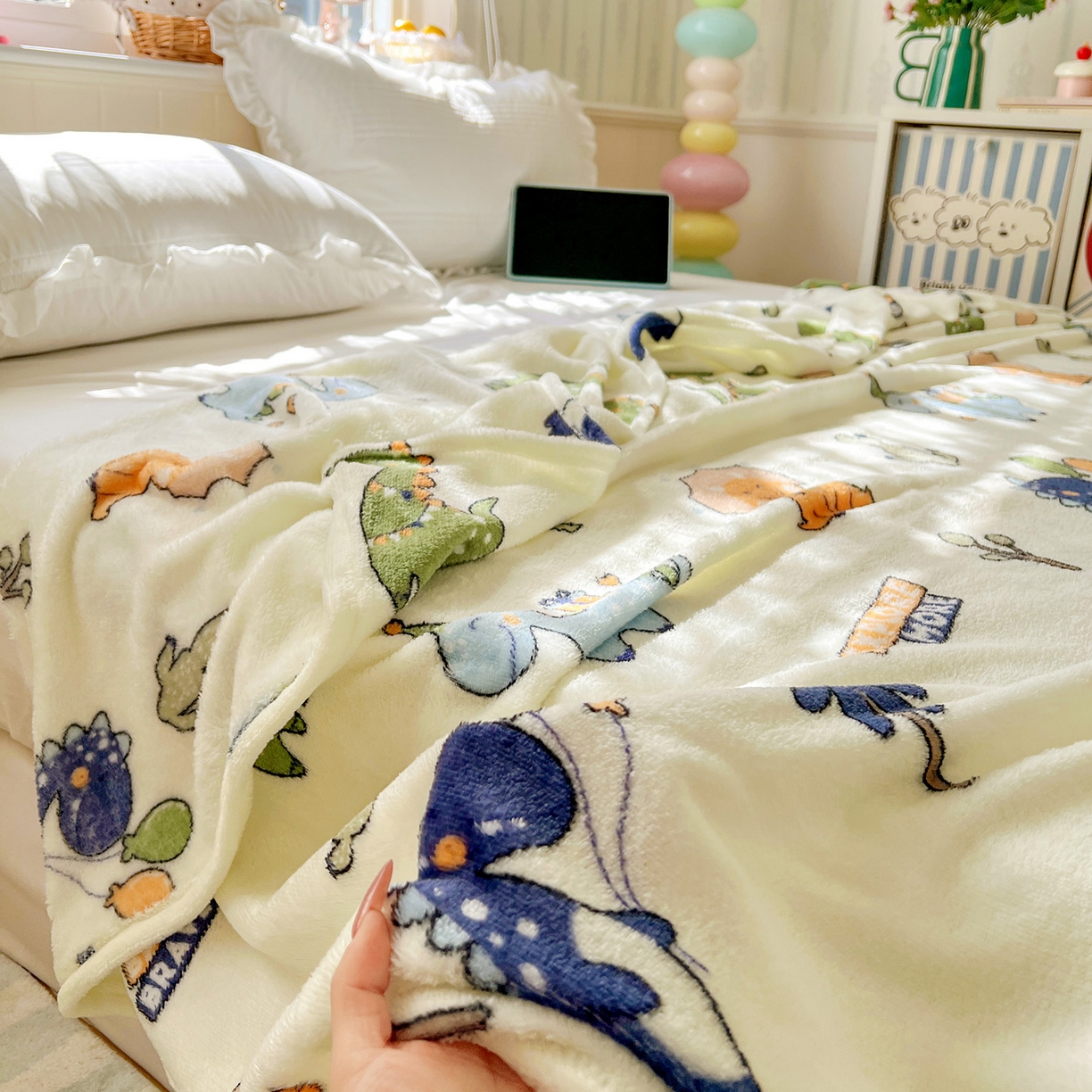 91家纺网 家纺一手货源 找家纺 悦织湾家纺 2026新款印花法兰绒毛毯牛奶绒盖毯春秋空调毯儿童床单小被子 恐龙宝贝