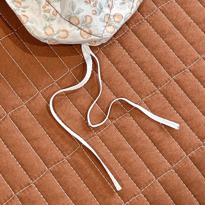 91家纺网 家纺一手货源 找家纺 梦可莱家居 2026春夏新品法式复古大花边清新复古卡通系列床盖四件套 橙意满满