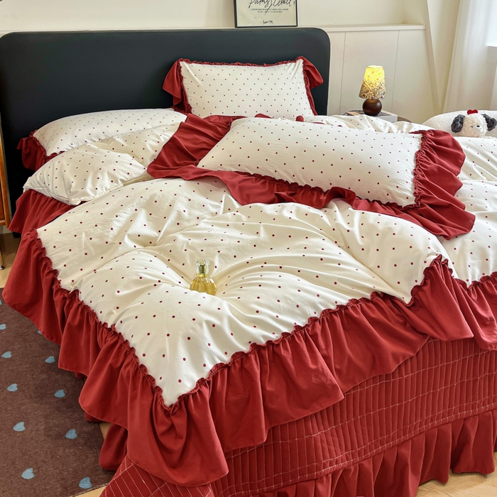 91家纺网 家纺一手货源 找家纺 梦可莱家居 2026春夏新品法式复古大花边清新复古卡通系列床盖四件套 红波点