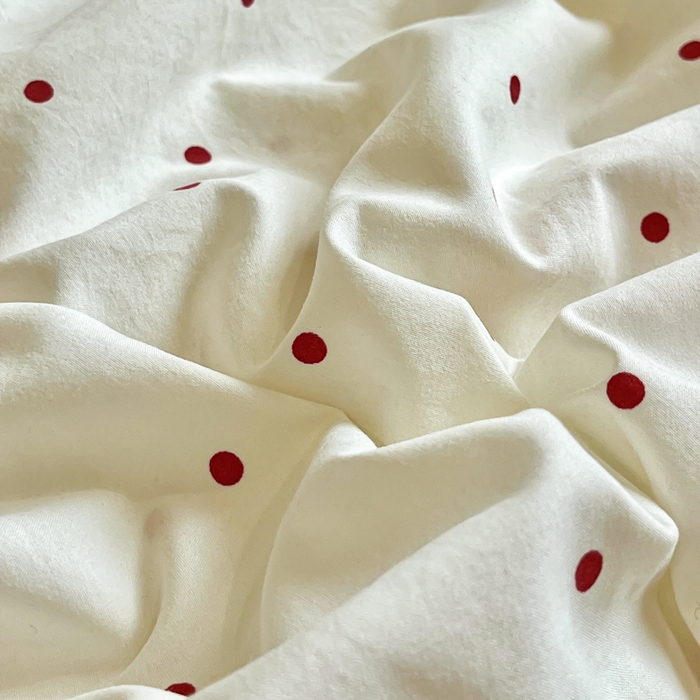 91家纺网 家纺一手货源 找家纺 梦可莱家居 2026春夏新品法式复古大花边清新复古卡通系列床盖四件套 红波点