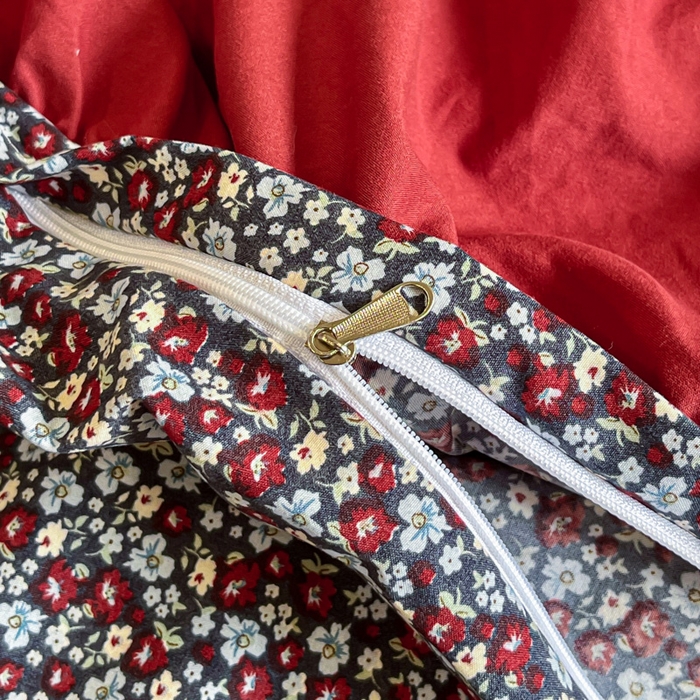 91家纺网 家纺一手货源 找家纺 梦可莱家居 2026春夏新品法式复古大花边清新复古卡通系列床盖四件套 花絮