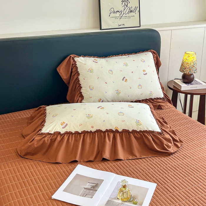 91家纺网 家纺一手货源 找家纺 梦可莱家居 2026春夏新品法式复古大花边清新复古卡通系列床盖四件套 卡通动漫