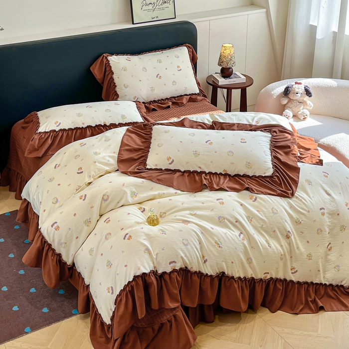 91家纺网 家纺一手货源 找家纺 梦可莱家居 2026春夏新品法式复古大花边清新复古卡通系列床盖四件套 卡通动漫