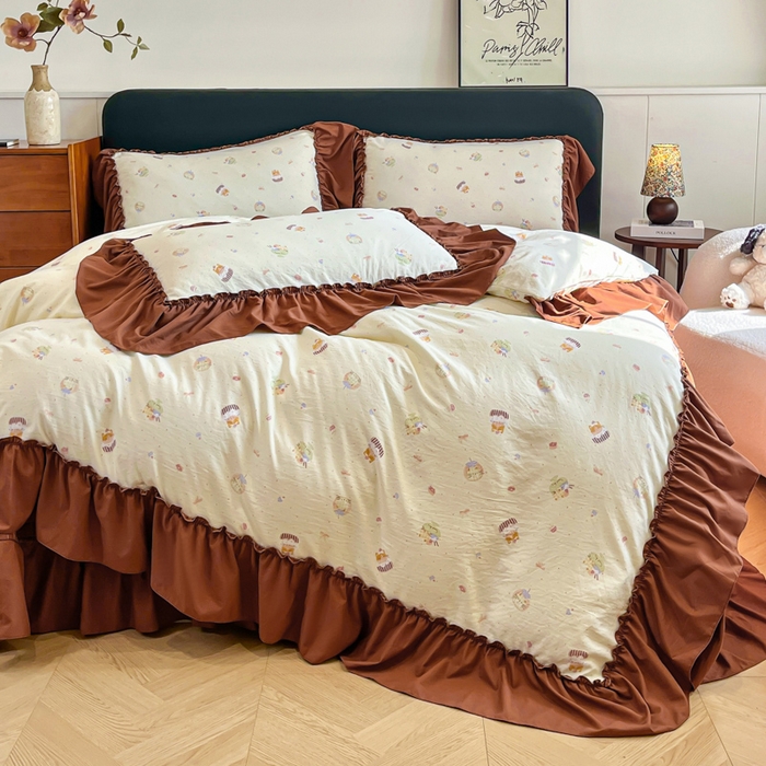 91家纺网 家纺一手货源 找家纺 梦可莱家居 2026春夏新品法式复古大花边清新复古卡通系列床盖四件套 卡通动漫