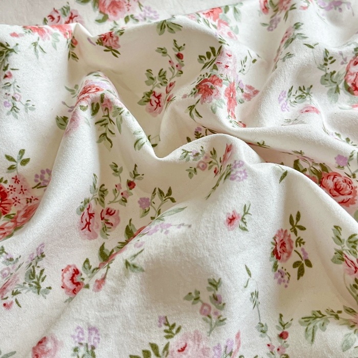 91家纺网 家纺一手货源 找家纺 梦可莱家居 2026春夏新品法式复古大花边清新复古卡通系列床盖四件套 梨花落