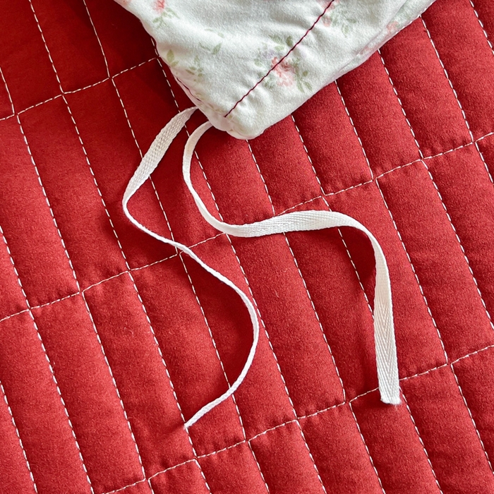 91家纺网 家纺一手货源 找家纺 梦可莱家居 2026春夏新品法式复古大花边清新复古卡通系列床盖四件套 梨花落