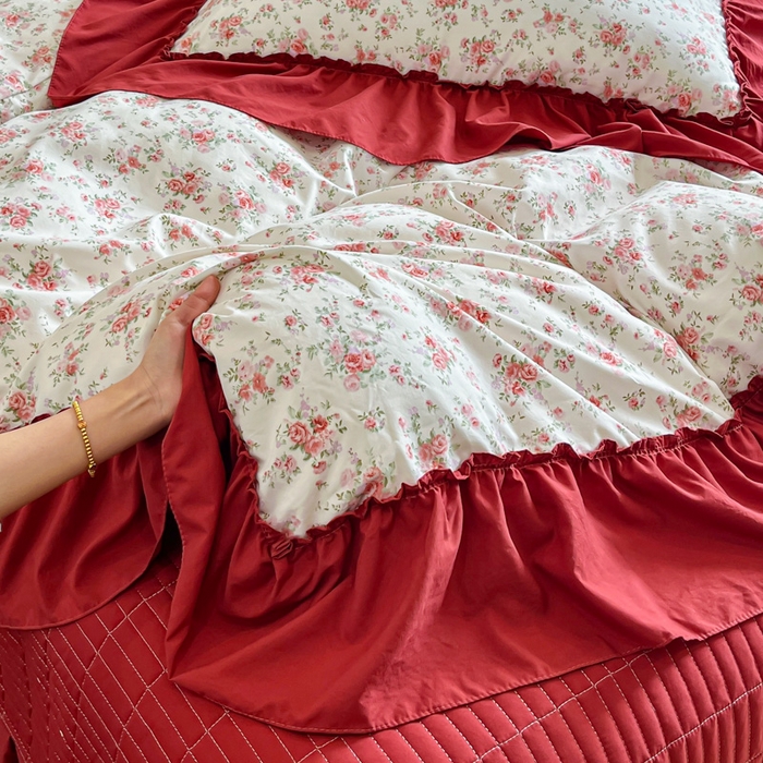 91家纺网 家纺一手货源 找家纺 梦可莱家居 2026春夏新品法式复古大花边清新复古卡通系列床盖四件套 梨花落