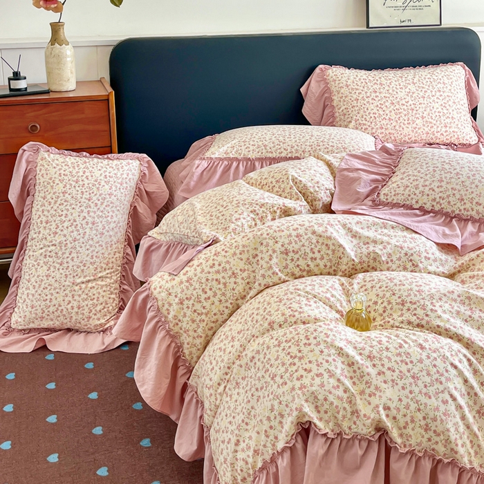 91家纺网 家纺一手货源 找家纺 梦可莱家居 2026春夏新品法式复古大花边清新复古卡通系列床盖四件套 满园春色