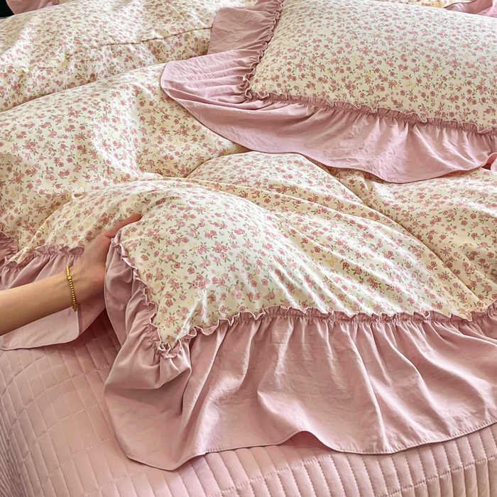 91家纺网 家纺一手货源 找家纺 梦可莱家居 2026春夏新品法式复古大花边清新复古卡通系列床盖四件套 满园春色