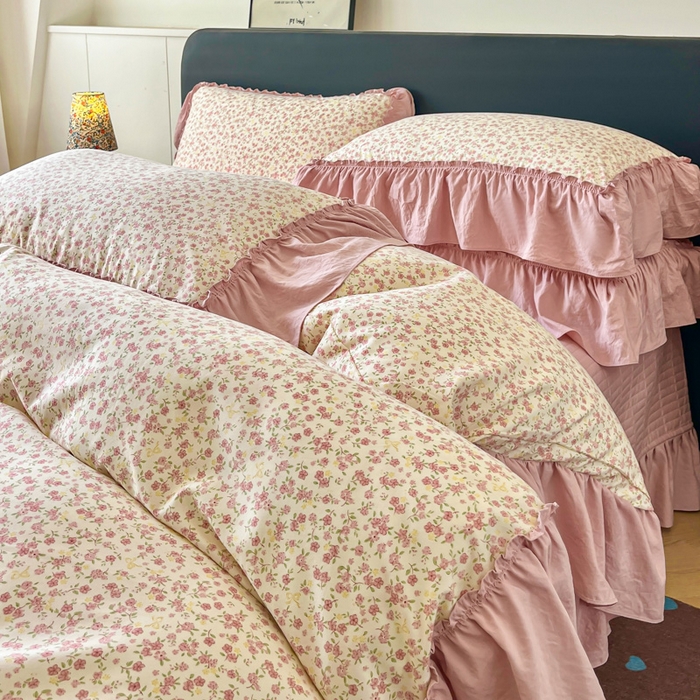 91家纺网 家纺一手货源 找家纺 梦可莱家居 2026春夏新品法式复古大花边清新复古卡通系列床盖四件套 满园春色