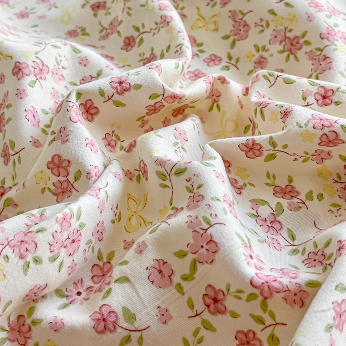 91家纺网 家纺一手货源 找家纺 梦可莱家居 2026春夏新品法式复古大花边清新复古卡通系列床盖四件套 满园春色