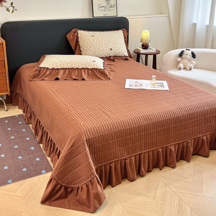 91家纺网 家纺一手货源 找家纺 梦可莱家居 2026春夏新品法式复古大花边清新复古卡通系列床盖四件套 萌萌兔