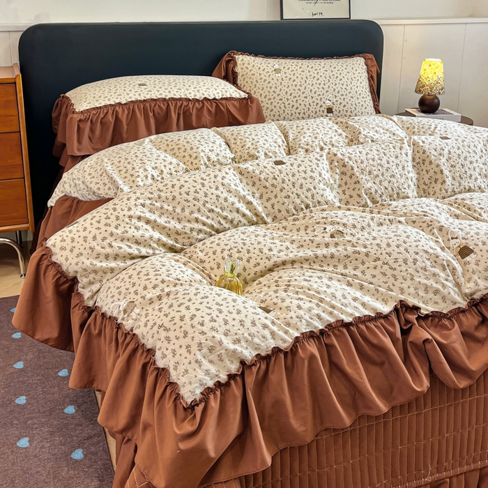 91家纺网 家纺一手货源 找家纺 梦可莱家居 2026春夏新品法式复古大花边清新复古卡通系列床盖四件套 萌萌兔