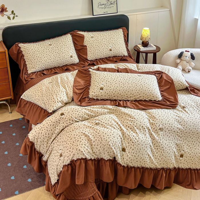 91家纺网 家纺一手货源 找家纺 梦可莱家居 2026春夏新品法式复古大花边清新复古卡通系列床盖四件套 萌萌兔