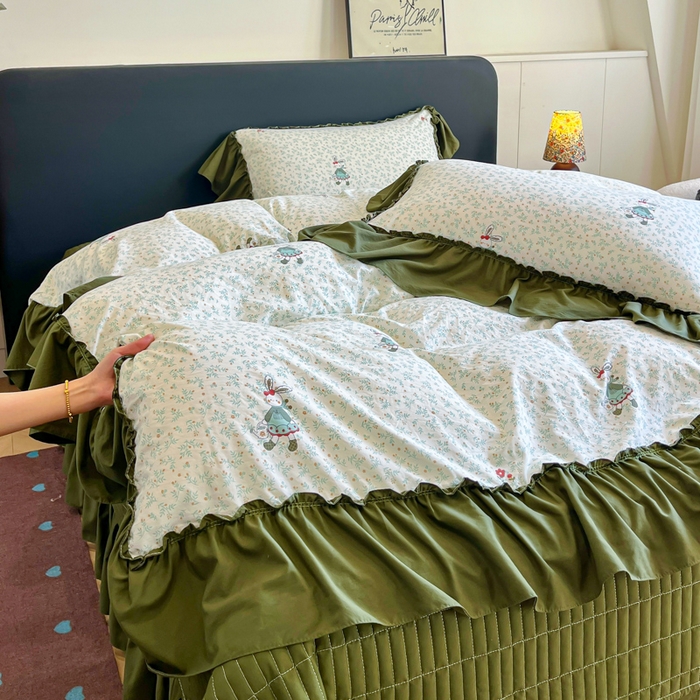 梦可莱家居 2026春夏新品法式复古大花边清新复古卡通系列床盖四件套 萌萌兔绿