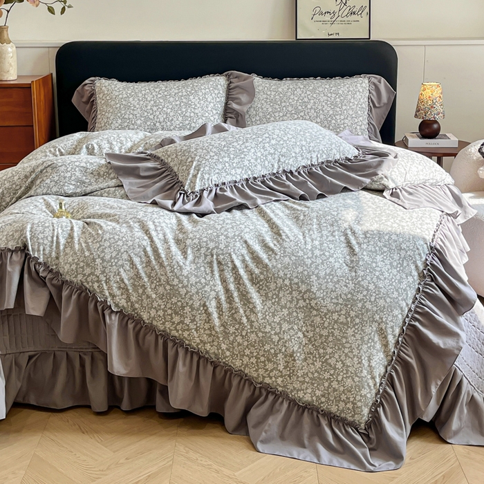 91家纺网 家纺一手货源 找家纺 梦可莱家居 2026春夏新品法式复古大花边清新复古卡通系列床盖四件套 梦境