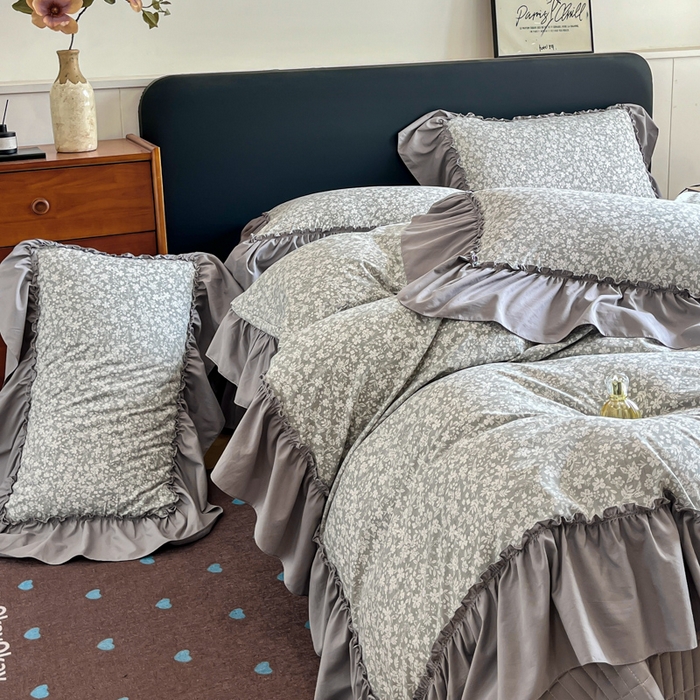 91家纺网 家纺一手货源 找家纺 梦可莱家居 2026春夏新品法式复古大花边清新复古卡通系列床盖四件套 梦境