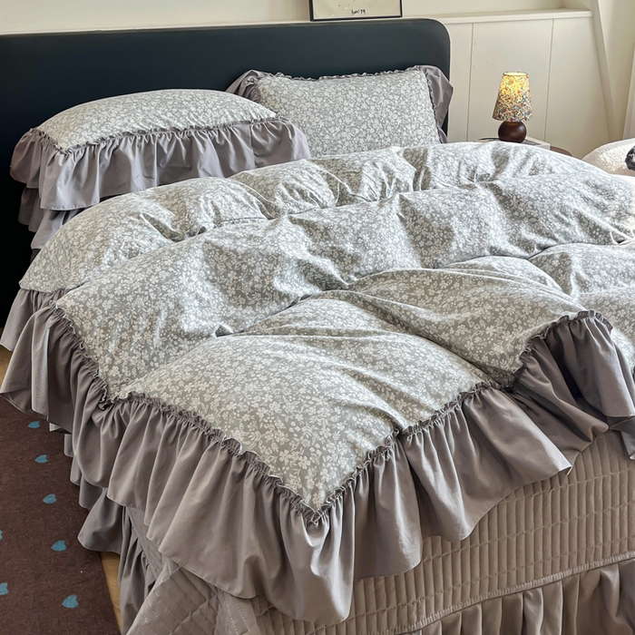 91家纺网 家纺一手货源 找家纺 梦可莱家居 2026春夏新品法式复古大花边清新复古卡通系列床盖四件套 梦境