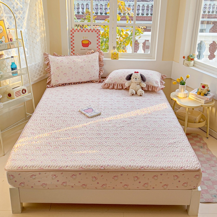 91家纺网 家纺一手货源 找家纺 纽缦家纺 2026春夏新款云朵提花双层纱夹棉绗缝单床笠 床笠单件 小鸥鸥