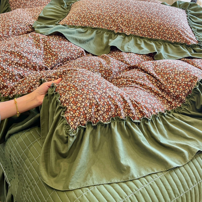 91家纺网 家纺一手货源 找家纺 梦可莱家居 2026春夏新品法式复古大花边清新复古卡通系列床盖四件套 明媚