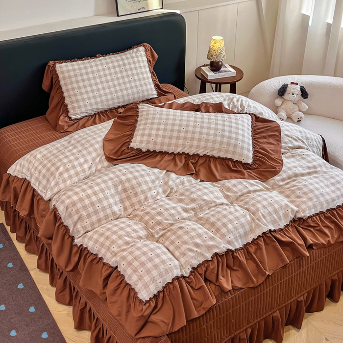 91家纺网 家纺一手货源 找家纺 梦可莱家居 2026春夏新品法式复古大花边清新复古卡通系列床盖四件套 田心格