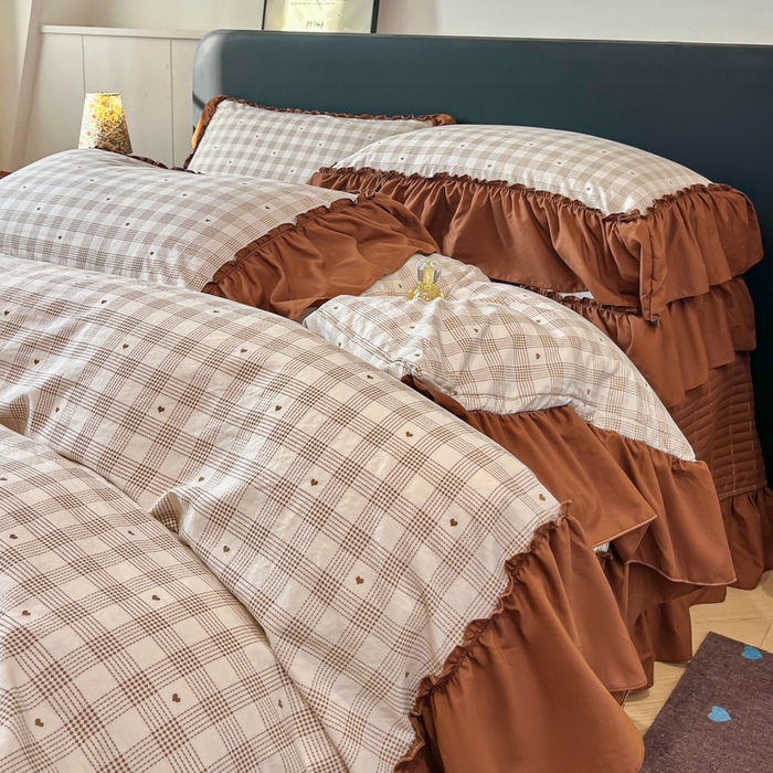 91家纺网 家纺一手货源 找家纺 梦可莱家居 2026春夏新品法式复古大花边清新复古卡通系列床盖四件套 田心格