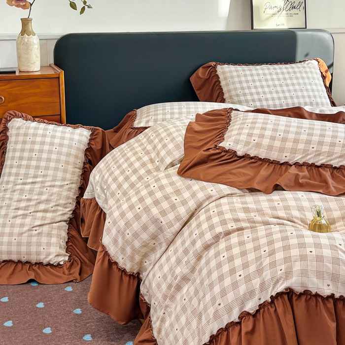 91家纺网 家纺一手货源 找家纺 梦可莱家居 2026春夏新品法式复古大花边清新复古卡通系列床盖四件套 田心格