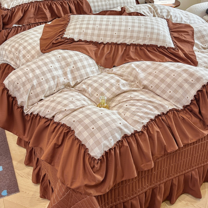 91家纺网 家纺一手货源 找家纺 梦可莱家居 2026春夏新品法式复古大花边清新复古卡通系列床盖四件套 田心格