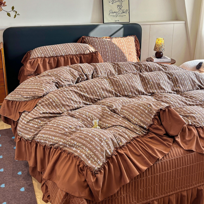 91家纺网 家纺一手货源 找家纺 梦可莱家居 2026春夏新品法式复古大花边清新复古卡通系列床盖四件套 田园牧歌