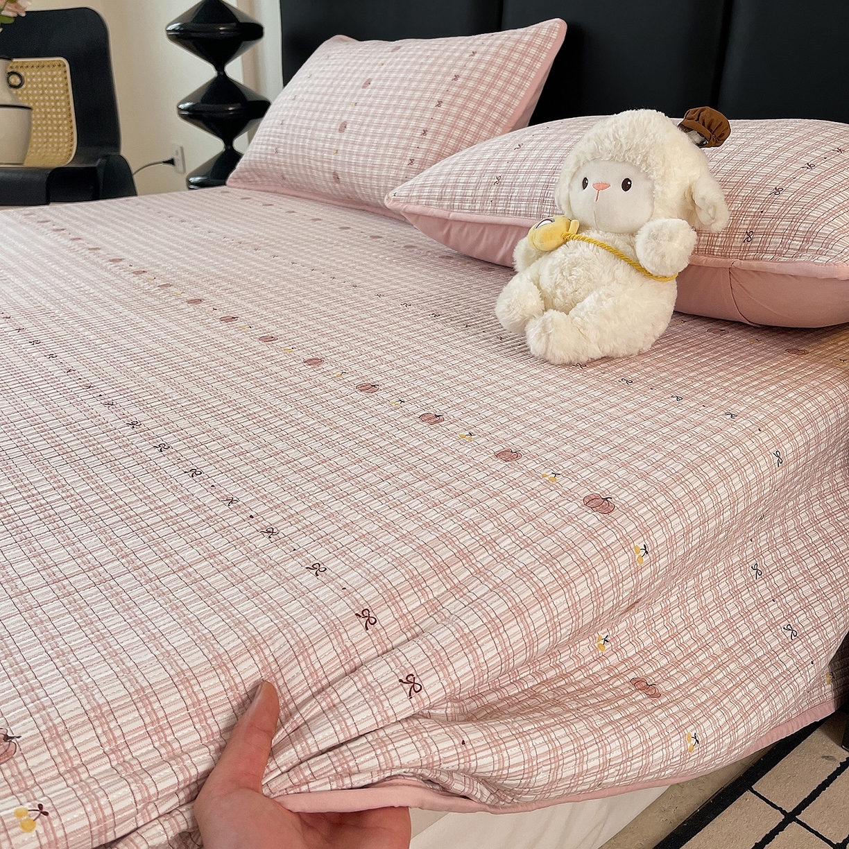 91家纺网 家纺一手货源 找家纺 （总）金丝兔 2026新款复古碎花亲肤水洗棉单床盖仿棉夹棉床盖床盖三件套