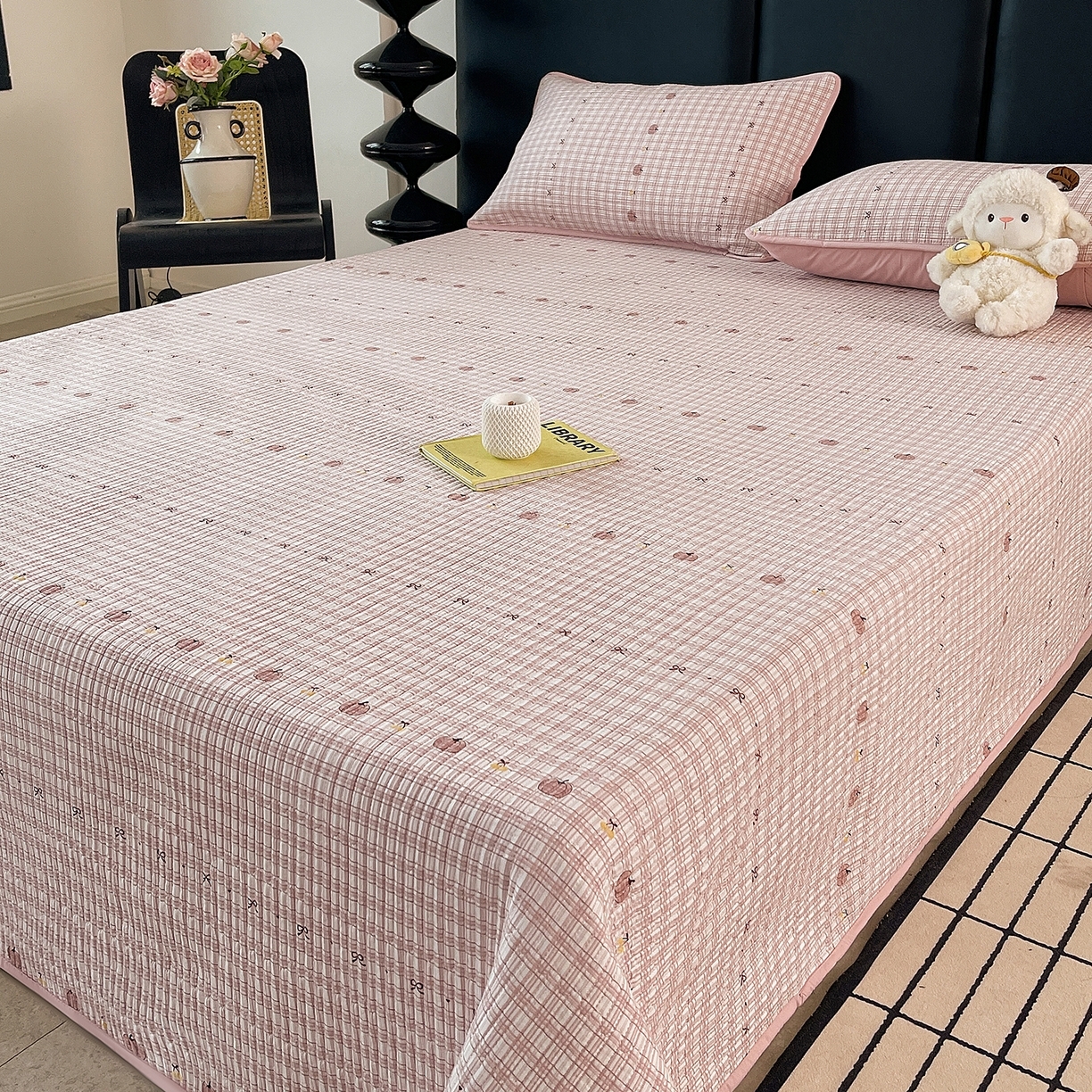 91家纺网 家纺一手货源 找家纺 （总）金丝兔 2026新款复古碎花亲肤水洗棉单床盖仿棉夹棉床盖床盖三件套